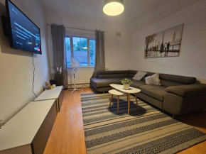 Stylish 2 Bed Apt - Harry Potter/ Leavesden Studios/Watford/Hemel Hempstead - Families/Professionals & Contractors Welcome - Serviced Accomodation